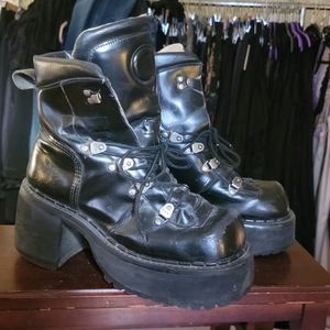 muro vintage 90's platform boots